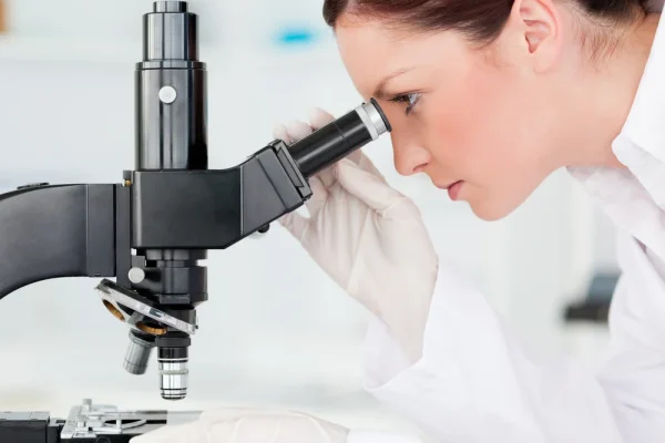 Why PoE Lighting Matters in Pharmaceuticals R&D